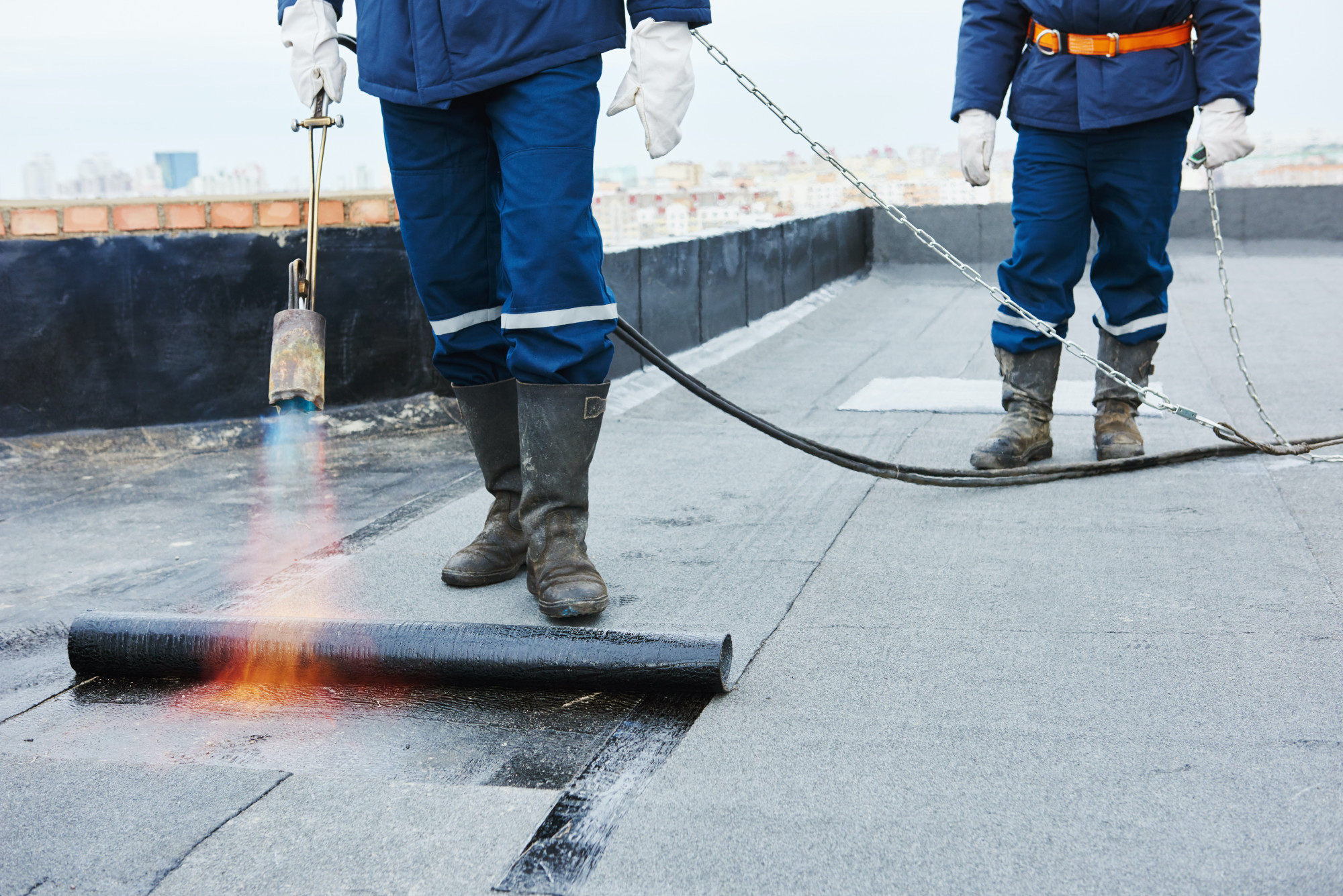 5 Major Signs You Need a Commercial Roof Repair - IR