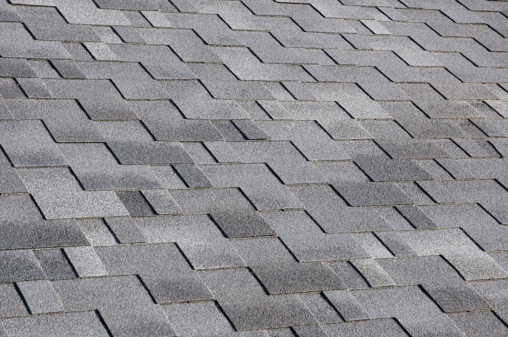 asphalt vs fiberglass shingles